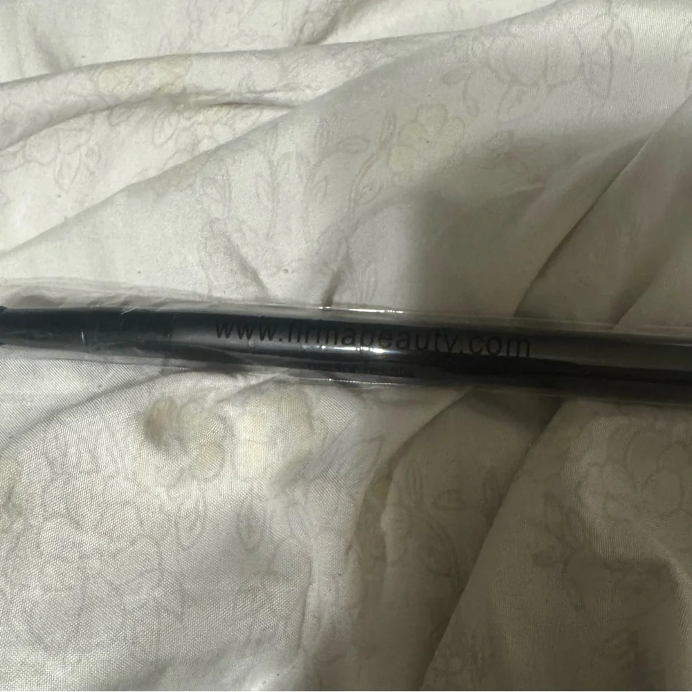 Firma Beauty, 405 Precision Angled Blending Brush Pro, NEW